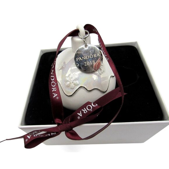 Handcrafted PANDORA 2018 White Ceramic Christmas ORNAMENT Boxed - Picture 1 of 9